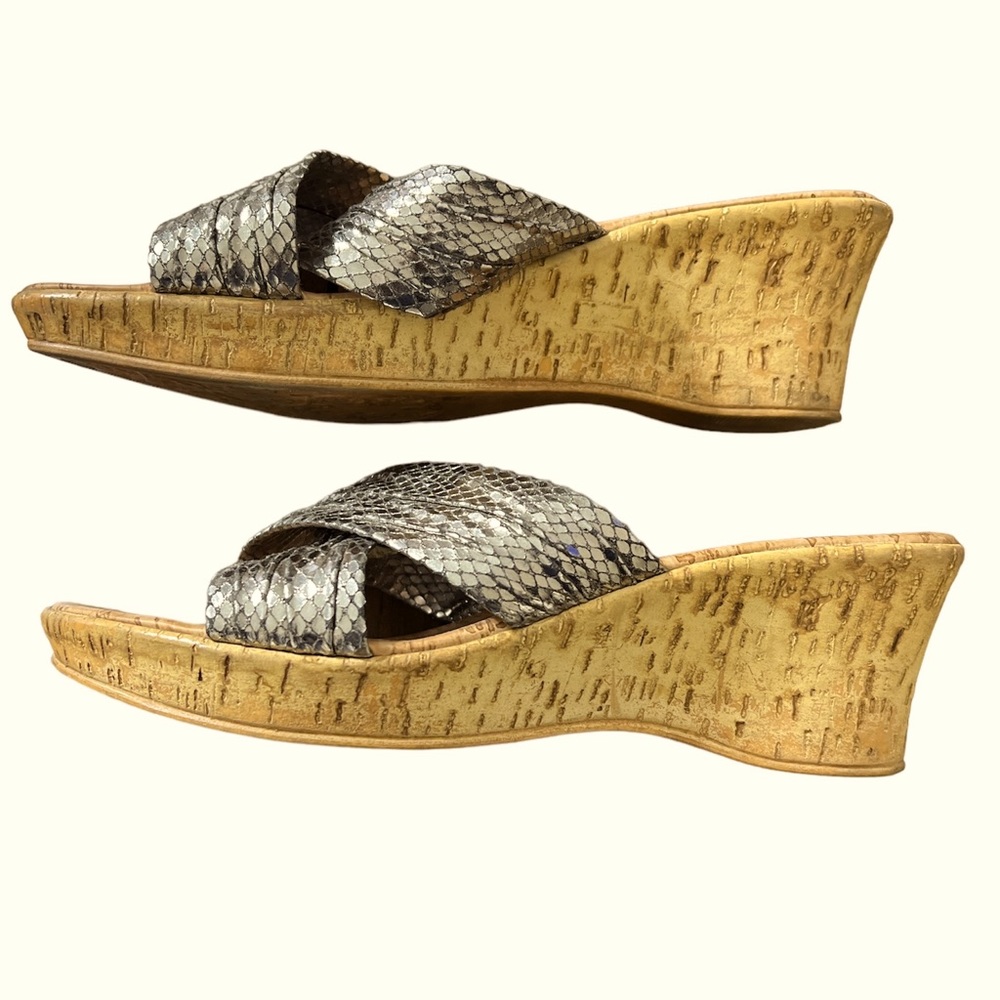 ITALIAN SHOEMAKERS Silver Wedge Size 9